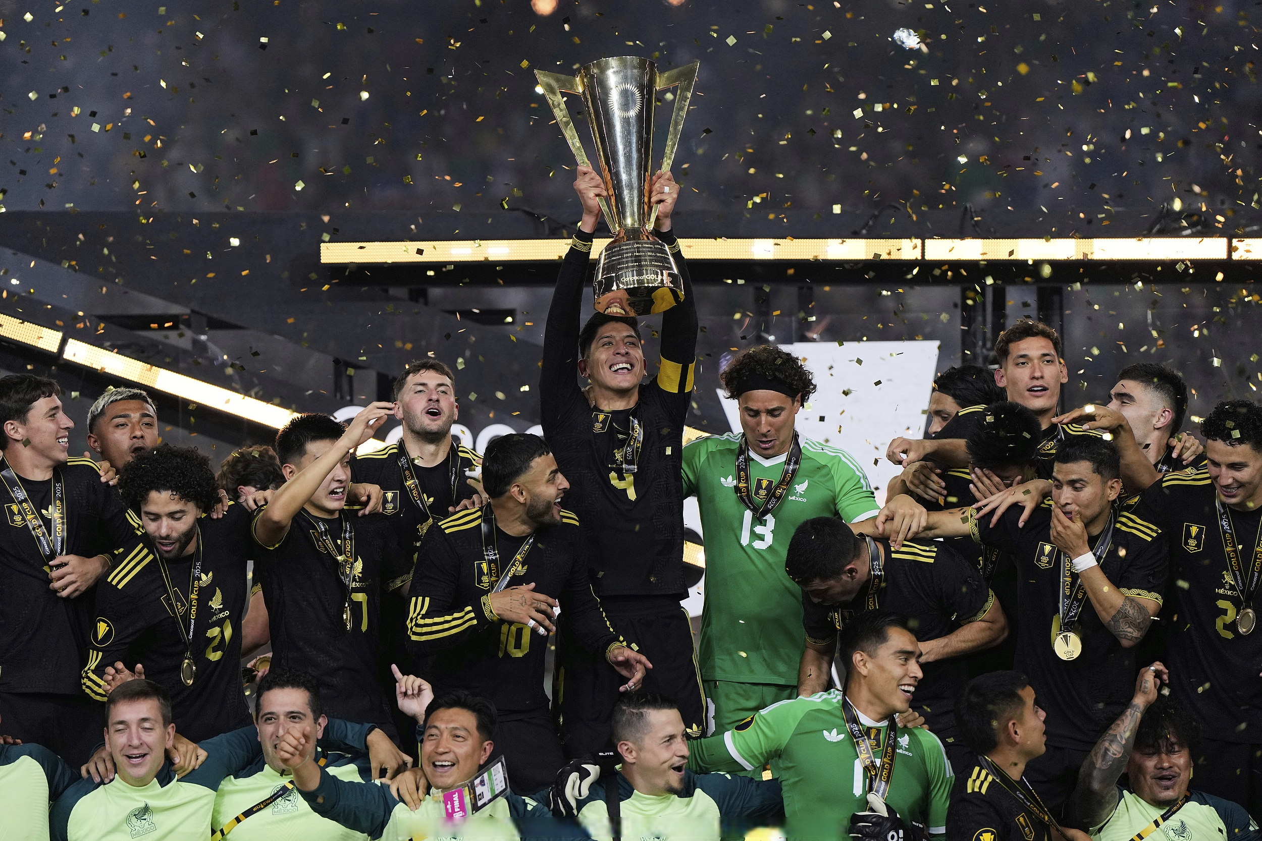 关于国际比赛日突围战来临，西汉姆围绕亚冠复出首秀，震撼外界，临场指挥获称赞的信息-九游体育app