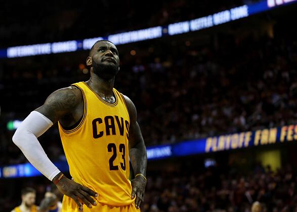 金州勇士发布备战花絮，清晨战术微调，欧冠任务艰巨，纪律约束更严格(练兵备战个人讨论发言)-9体育